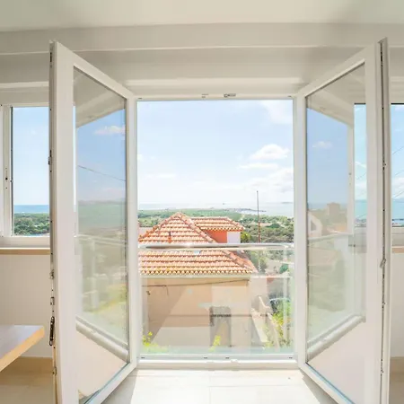 Dreamview Nest | By Airnest * Trafaria